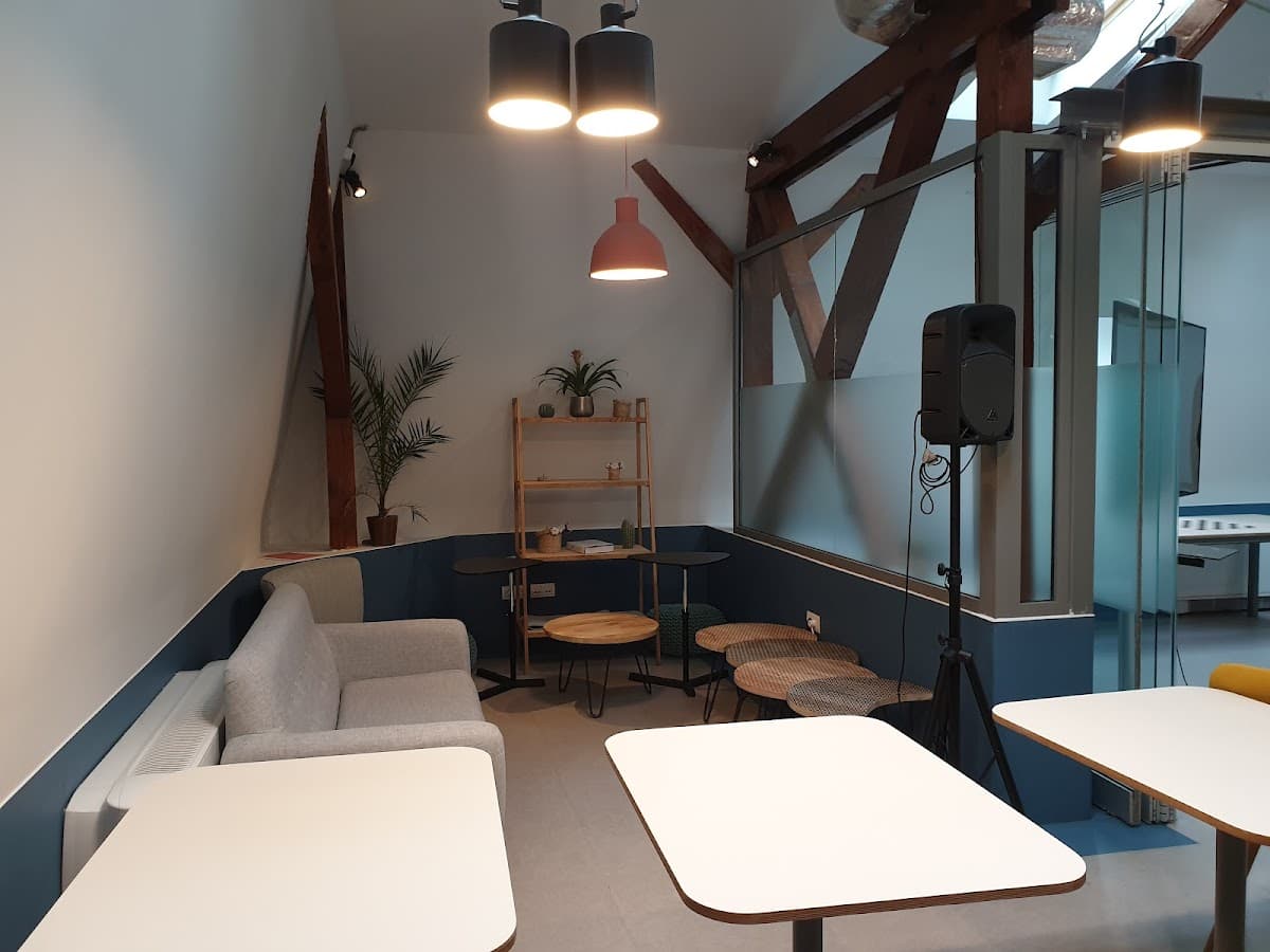 V7 Startup Studio Athenaeum — 3